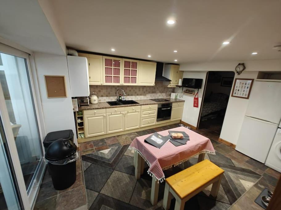 Welsh Miners Cottage Four Bedroom House Treherbert Εξωτερικό φωτογραφία